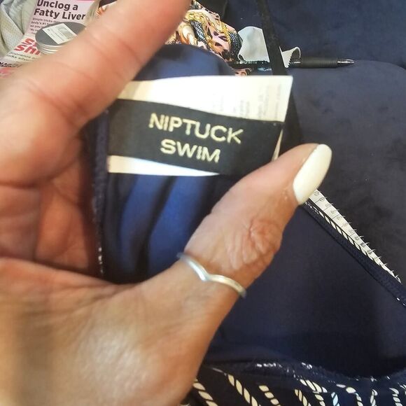 Nip Tuck One Piece Striped Swimsuit Size 6 - Picture 5 of 7